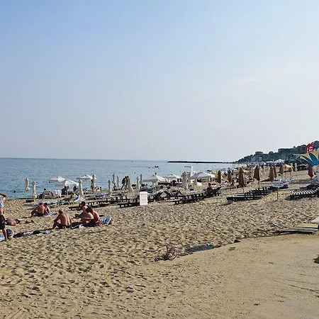 Two Bedroom Holiday In Ваканционна къща