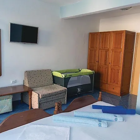 Ваканционна къща Two Bedroom Holiday In Варна